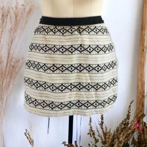 GAP BLACK AND CREAM MINI SKIRT SIZE 10 - Picture 1 of 9